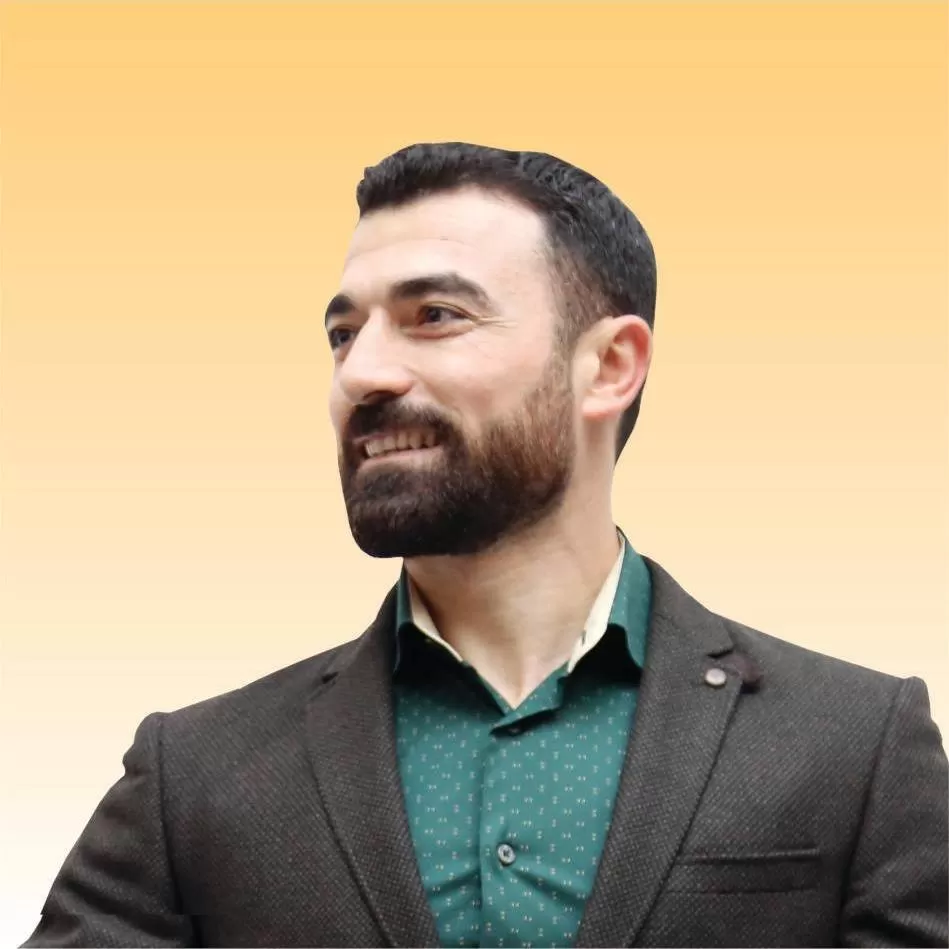 Rövşən Abdullaoğlu Kimdir?