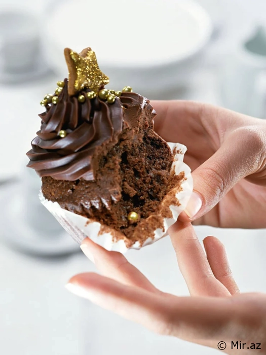 Qanaş Kremi İlə Şokoladlı Keks Resepti