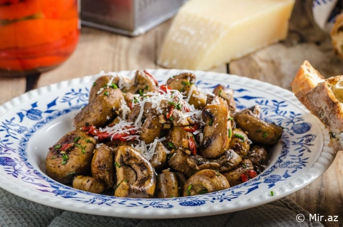 Birdə Bu Cür Sınayın :  Göbələk Yeməyi Resepti