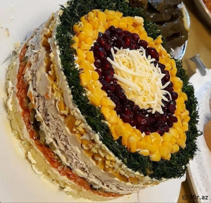Yeni İl Süfrələrinizi Bəzəyən , Görünüşü İlə Göz Oxşayan Salat Resepti