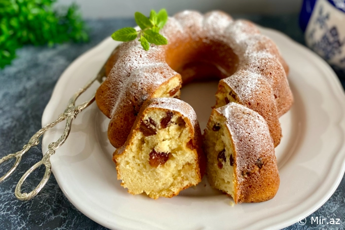 Dadı Bir Kənara Görünüşü Gəl-Gəl Deyir : Üzümlü Keks Resepti