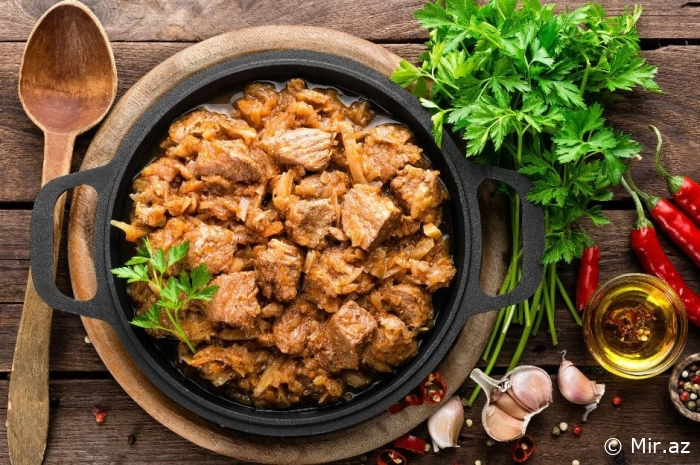 Soğanlı Ət Qovurma Resepti