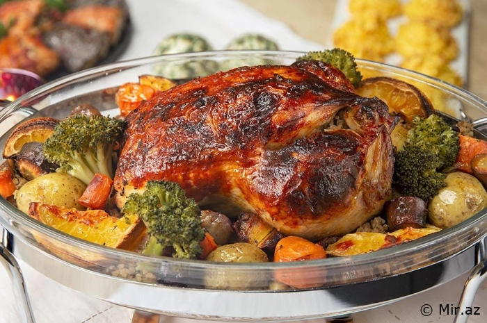 İçindəki Plovla Bir Şah Əsər: Yeni İl Toyuğu Resepti