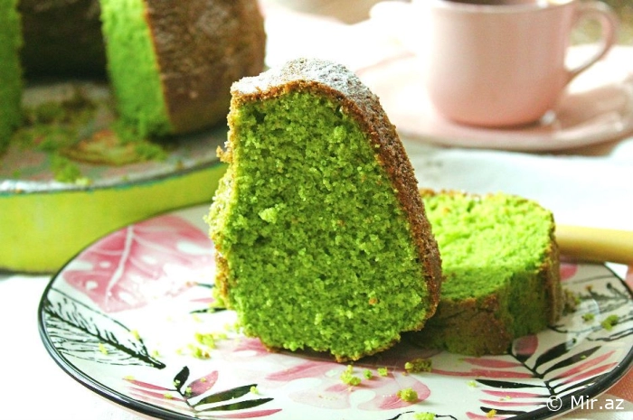 Yaşılın Ən Şirin Halı : İspanaqlı Keks Resepti