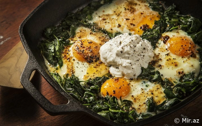 Səhər Yeməyində də Yemək Olar : İspanaqlı Yumurta resepti