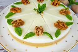 Cheesecake oxşayan “Mannılı Südlü“ şirniyyat resepti