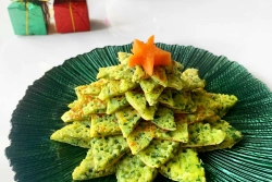 Yaşılı İspanaqdan : Yeni İl Ağacı Formasında Oladi Resepti