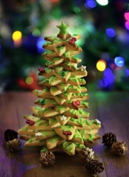 Cəmi 4 ərzaqla hazırlanan :Yeni il Ağacı ( Yolka ) Formasında Peçenye Resepti