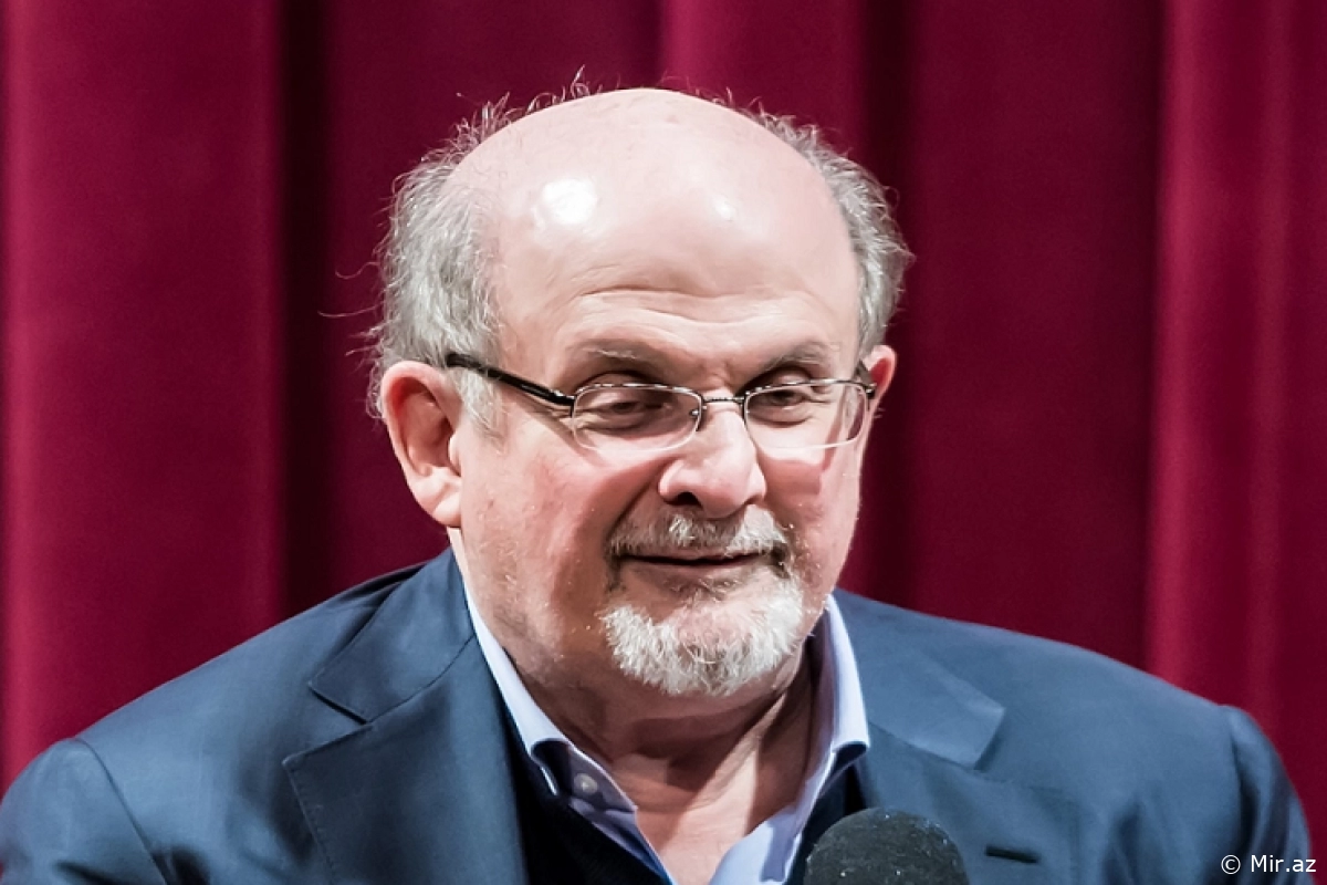 Salman Rushdi ilk paylaşımını yaptı