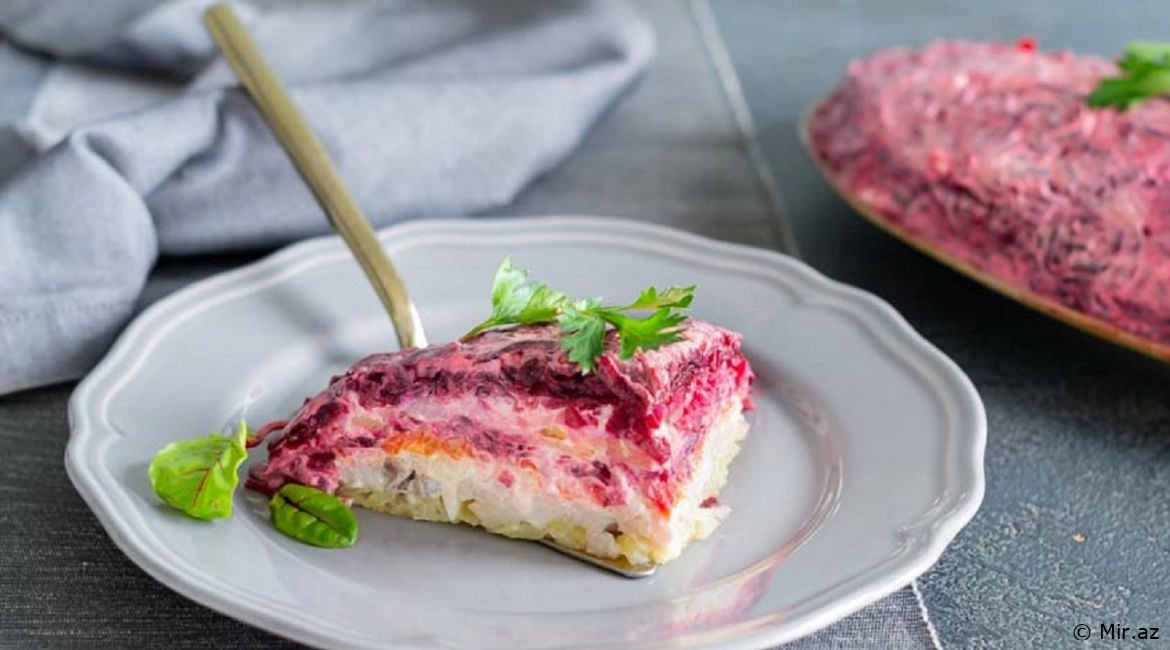 Yeni İl Süfrələrinin Arzuolunani: Şuba Salatı Resepti