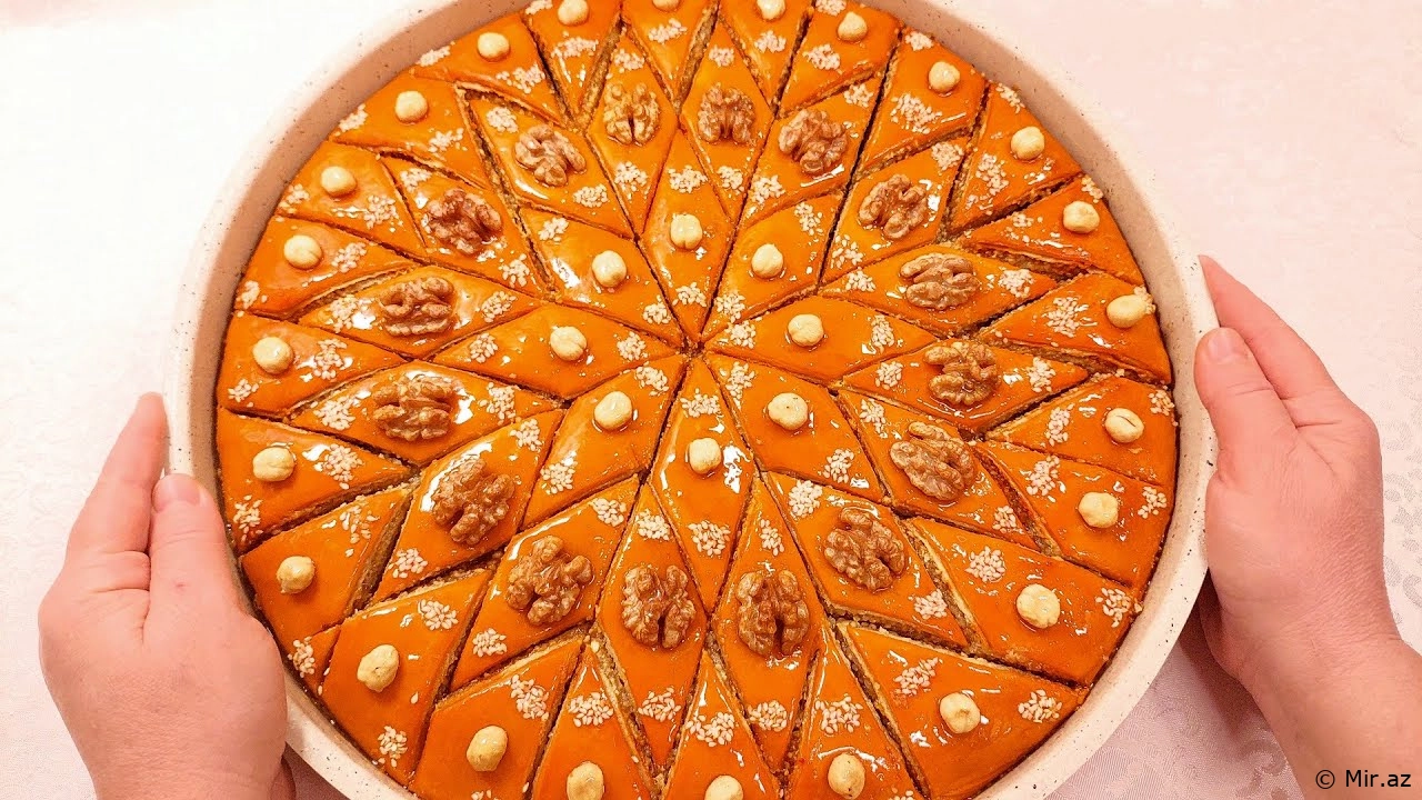 O Bir Başqa Aləm :Tayı Bərabəri Olmayan Gəncə Paxlavası Resepti