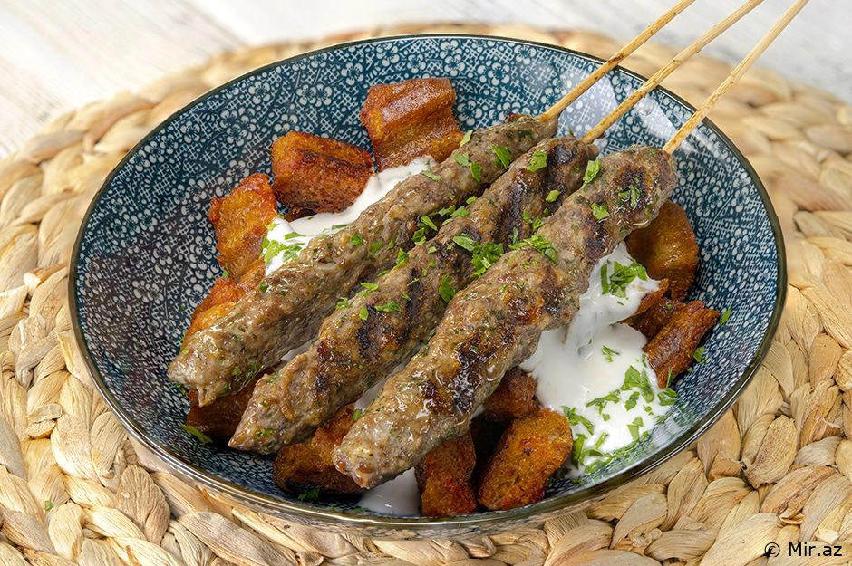 Tanış Dad Yeni formada : Şişdə Kotlet Resepti