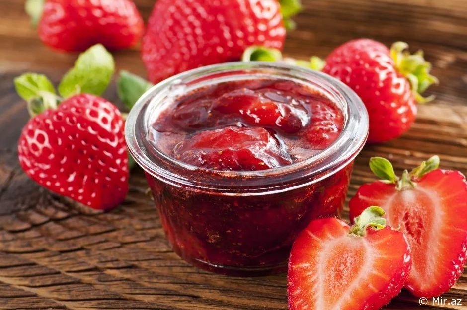 Kalorisi Az , Ləzzəti Çox : Şəkərsiz Çiyələk Mürəbbəsi Resepti