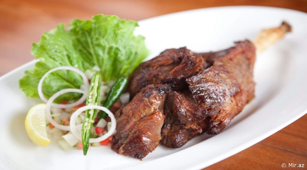 Ağızda Dağılan Ləzzət : Sobada Quzu Resepti