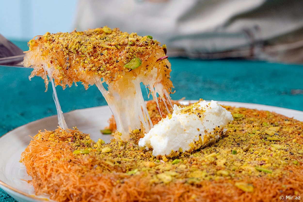 Onu Sevməyən Yoxdur : Türkiyə Mətbəxindən Məşhur Künəfə Deserti Resepti