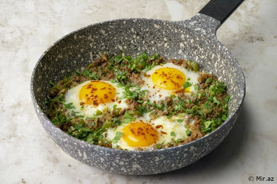Daima Doyurucu Bir Səhər Yeməyi: Qiyməli Yumurta Resepti