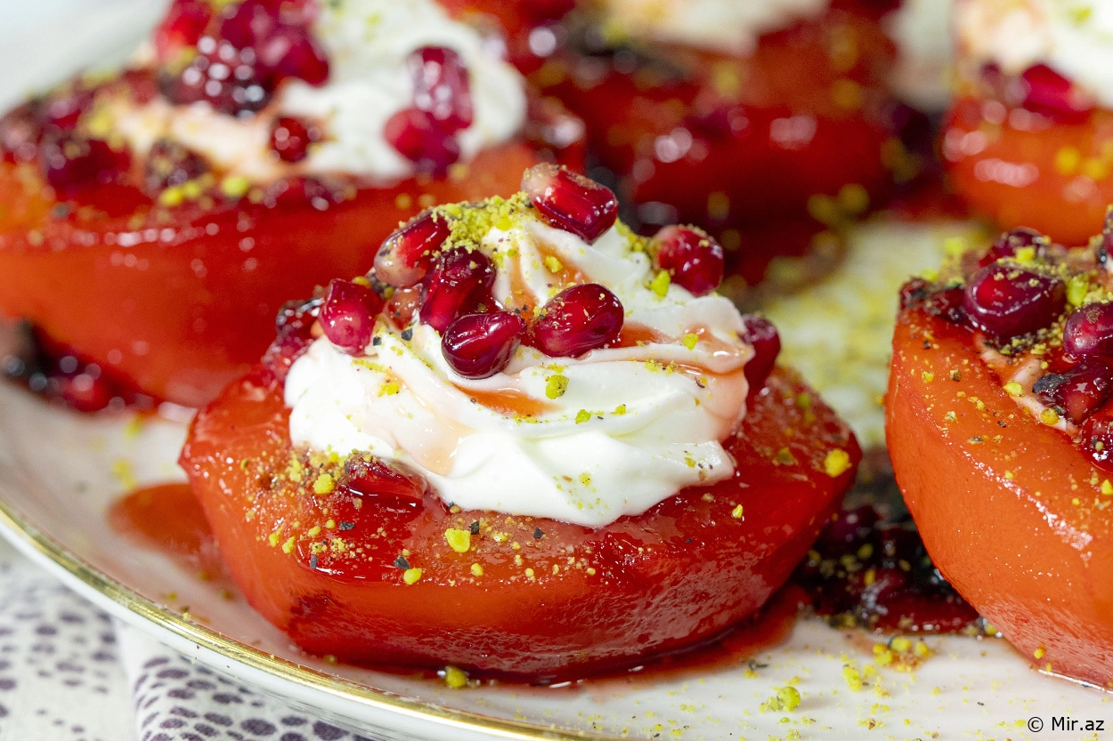 Nar Suyunda Bişmiş Heyva Deserti Resepti