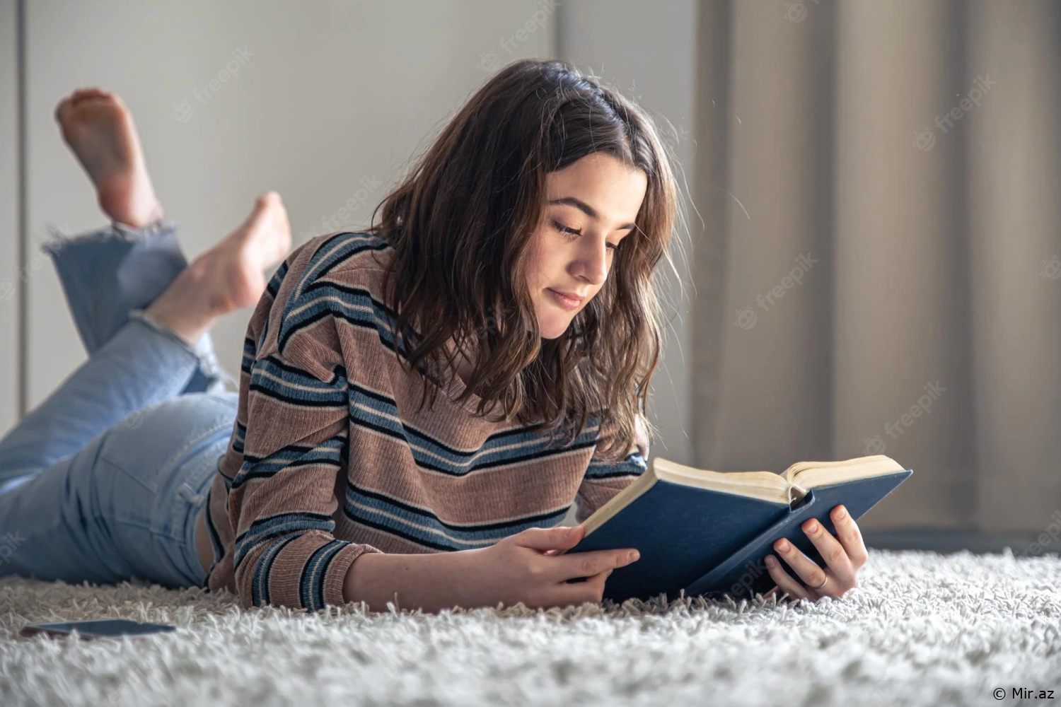 Kitablar səssiz müəllimlərdir