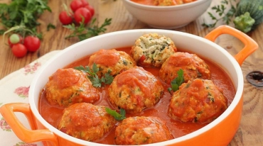 Balığı Sevməyən Uşaqlar Üçün : Pomidorlu Balıq Küftəsi Resepti