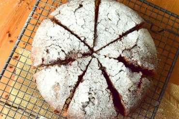 İsveçdən Gələn Ləzzət : Üzəri Xırtıldayan , İçərisi Nəm Kladdkaka Keks Resepti