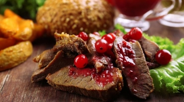 Quşüzümü ilə Bişən Dadlı Ət Resepti