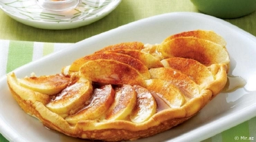 Ideal for Breakfast: Omelet Recipe with Apples in a Pan