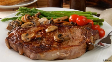 Ideal for Dinner: Steak Recipe with Mushrooms