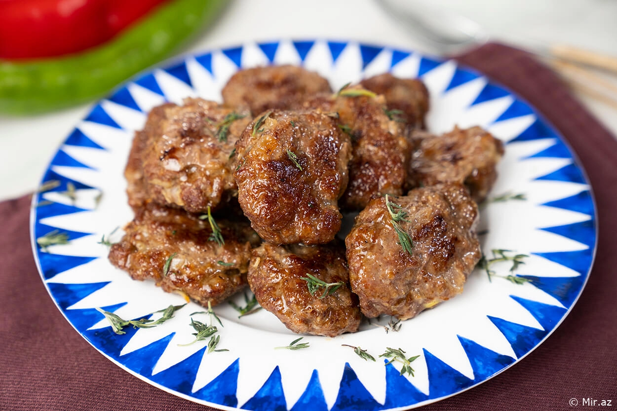 Sobada Bişən Ləzzət : Nar Kimi Qızarmış Kotlet Resepti