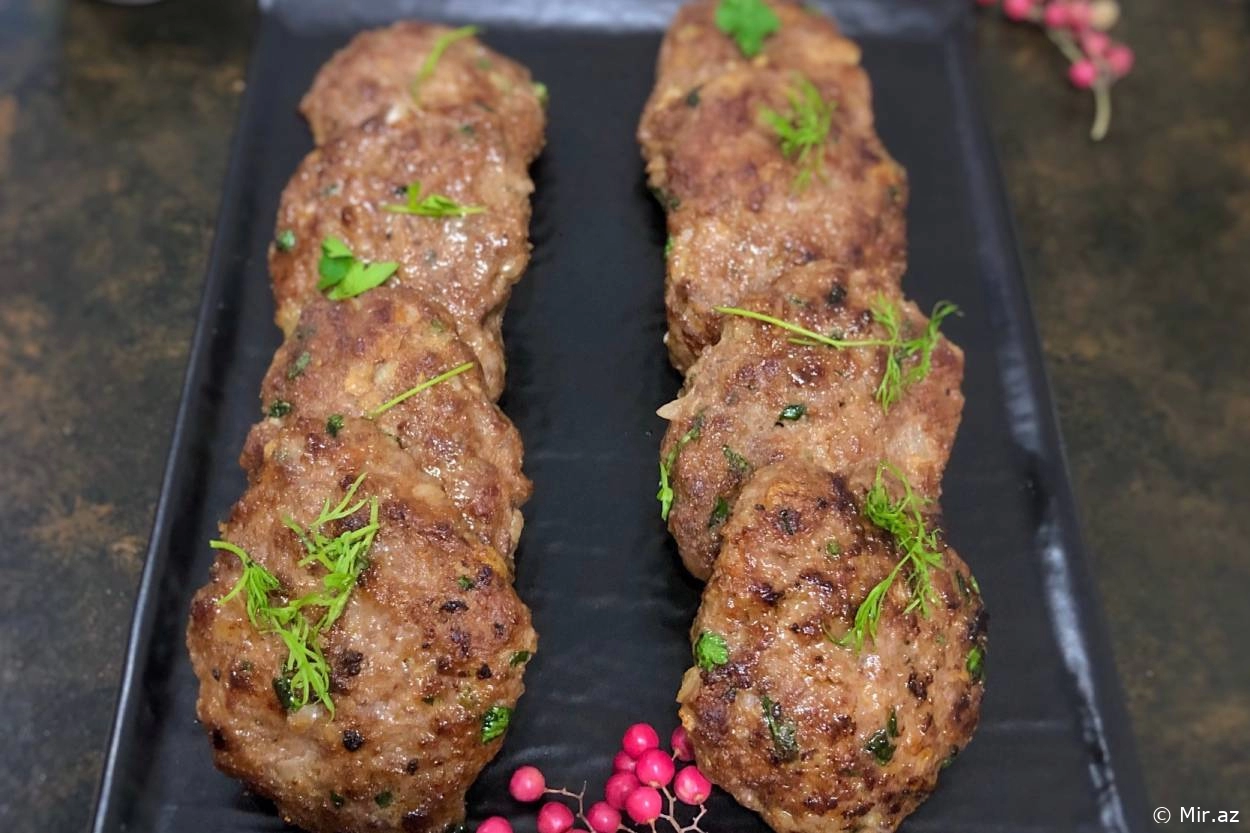 Hamının Sevdiyi Ləzzət : Kotlet Qızartması Resepti