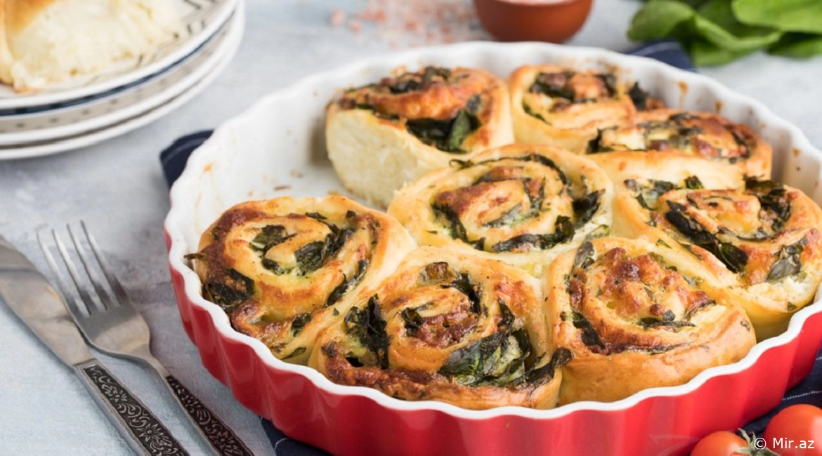 İspanaqlı , Pendirli : Ləzzətli Börək Resepti