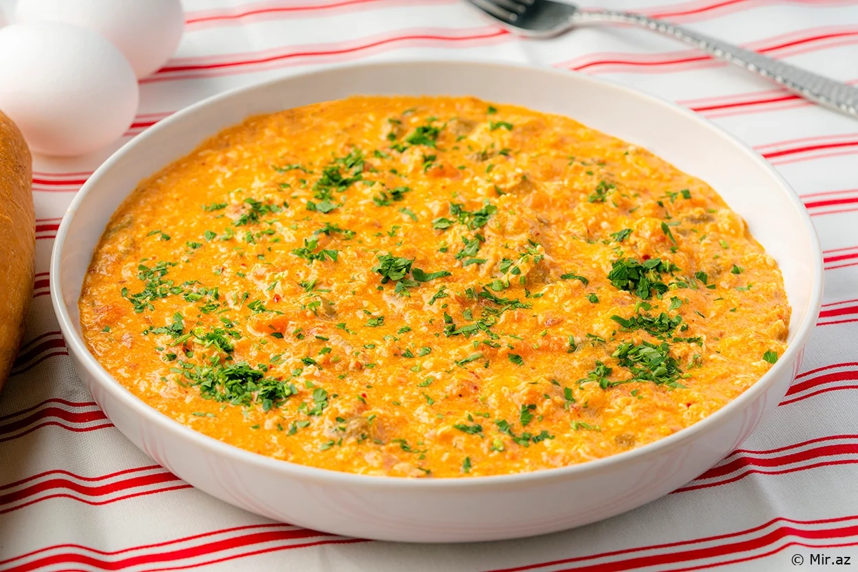 20 Dəqiqədə Süfrədə : Soğansız Yumurta-Pomidor Resepti