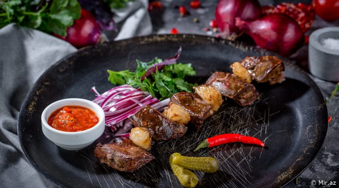 Manqal Dadında : Sobada Qara Ciyər Kababı Resepti