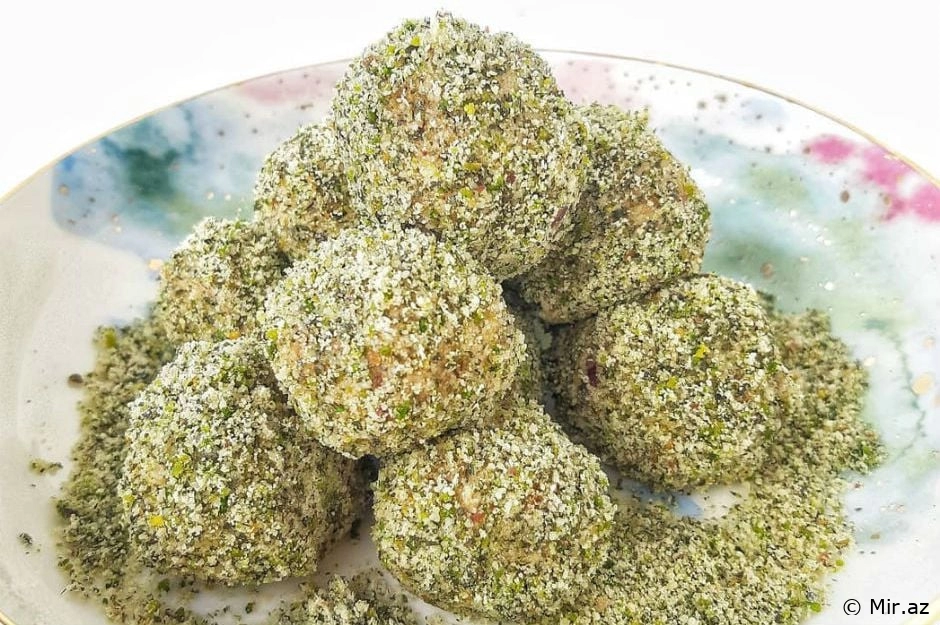 5 Dəqiqəyə Hazır: Alma Topları Resepti