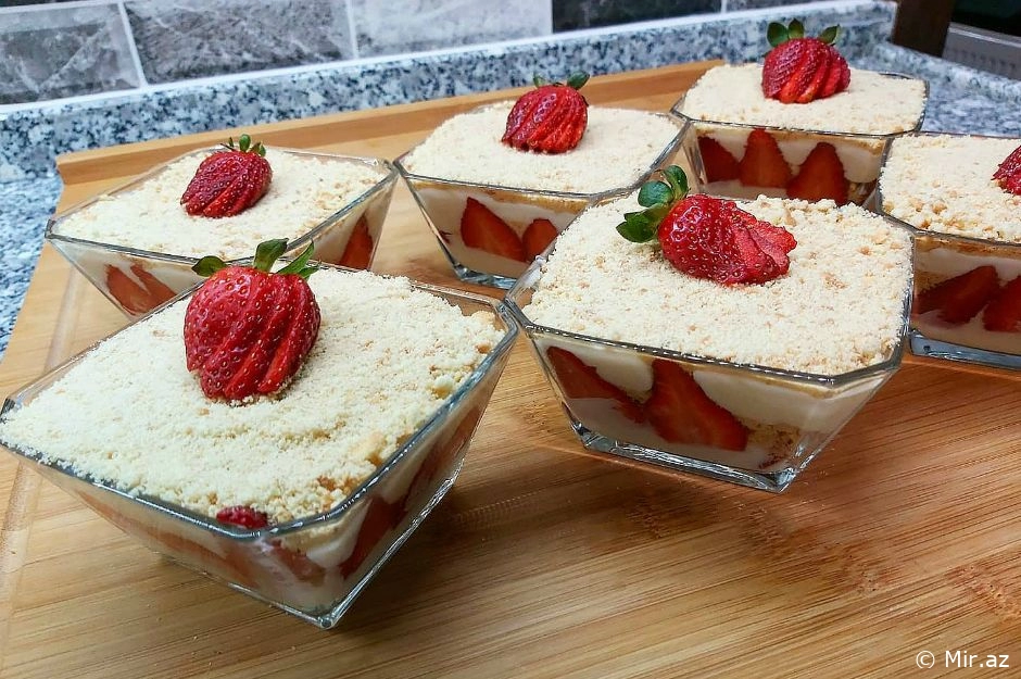 Yüngülmü Yüngül : Çiyələkli Maqnoliya Deserti Resepti