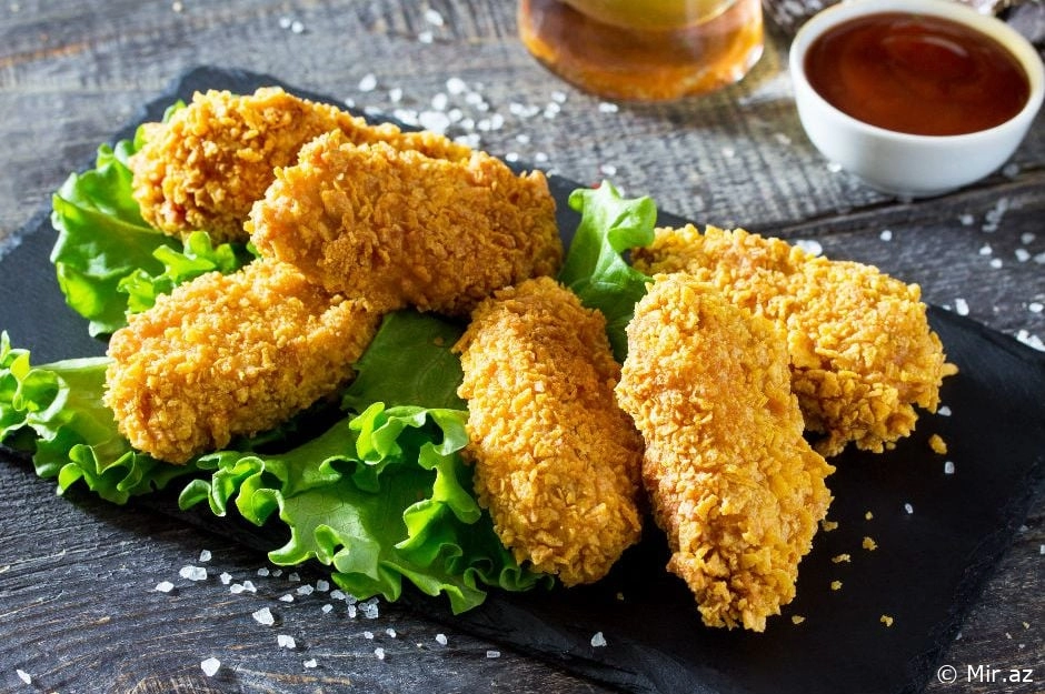 Yağ Çəkməyən Xırtıldayan Ləzzət: Toyuq Qızartması Resepti