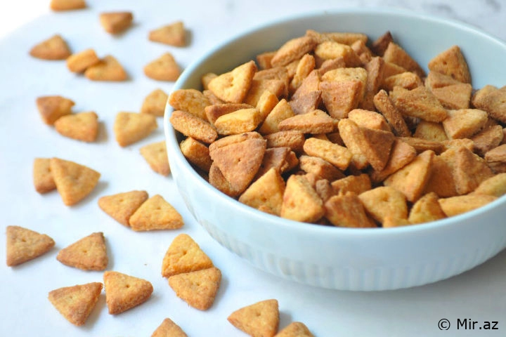 Çox da Sağlıqlı : Ev Üsulu Pendirli Kraker Resepti