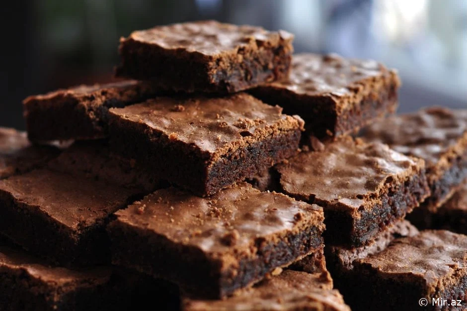 Dörd İnqrediyentlə Möhtəşəm Ləzzət: Unsuz Keks Resepti