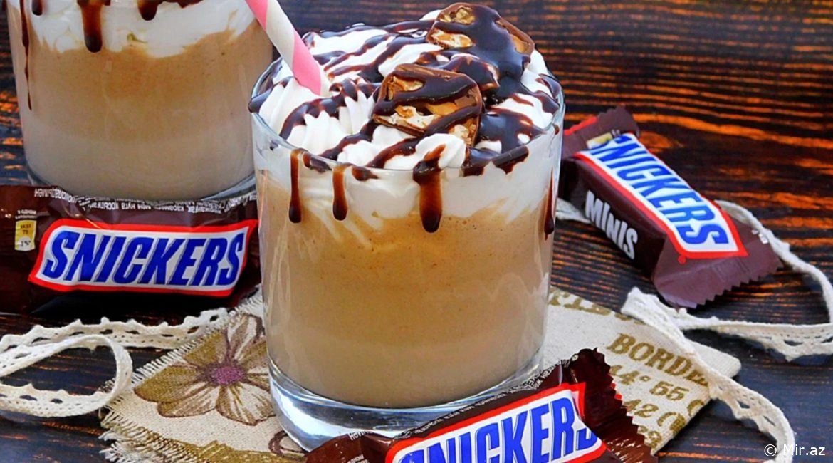 Kafe və Restoranlara Getməyə Ehtiyac Yoxdur: Dondurmalı Snickers Kokteyl Resepti
