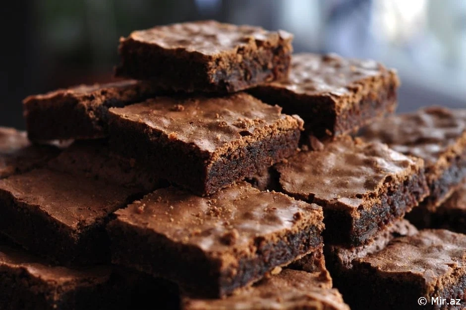 Great Flavor With Four Ingredients: A Flourless Cupcake Recipe