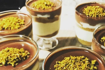 Yüngülmü Yüngül : Fincanda Şokolad Souslu Desert Resepti