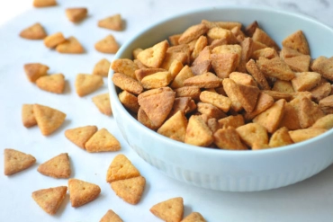 Çox da Sağlıqlı : Ev Üsulu Pendirli Kraker Resepti