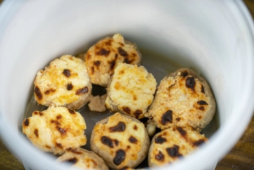 Fərqli Bir Ləzzət : 3 Pendirli Göbələk Dolması Resepti