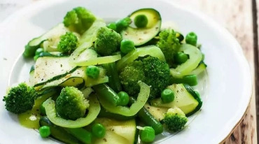 Vitaminlə Zəngin : Brokoli Salat Resepti