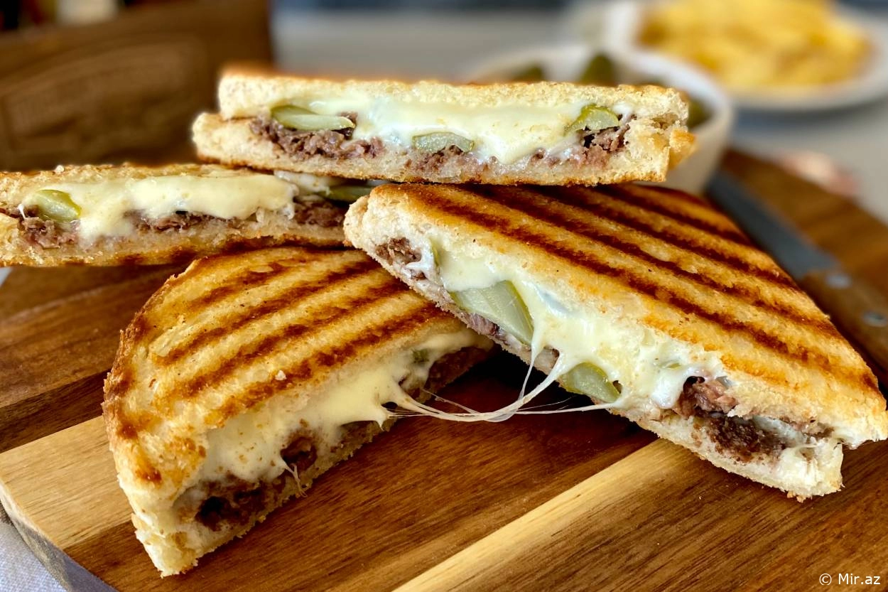 Günün İstənilən Saatında: Qovurmalı Tost Resepti