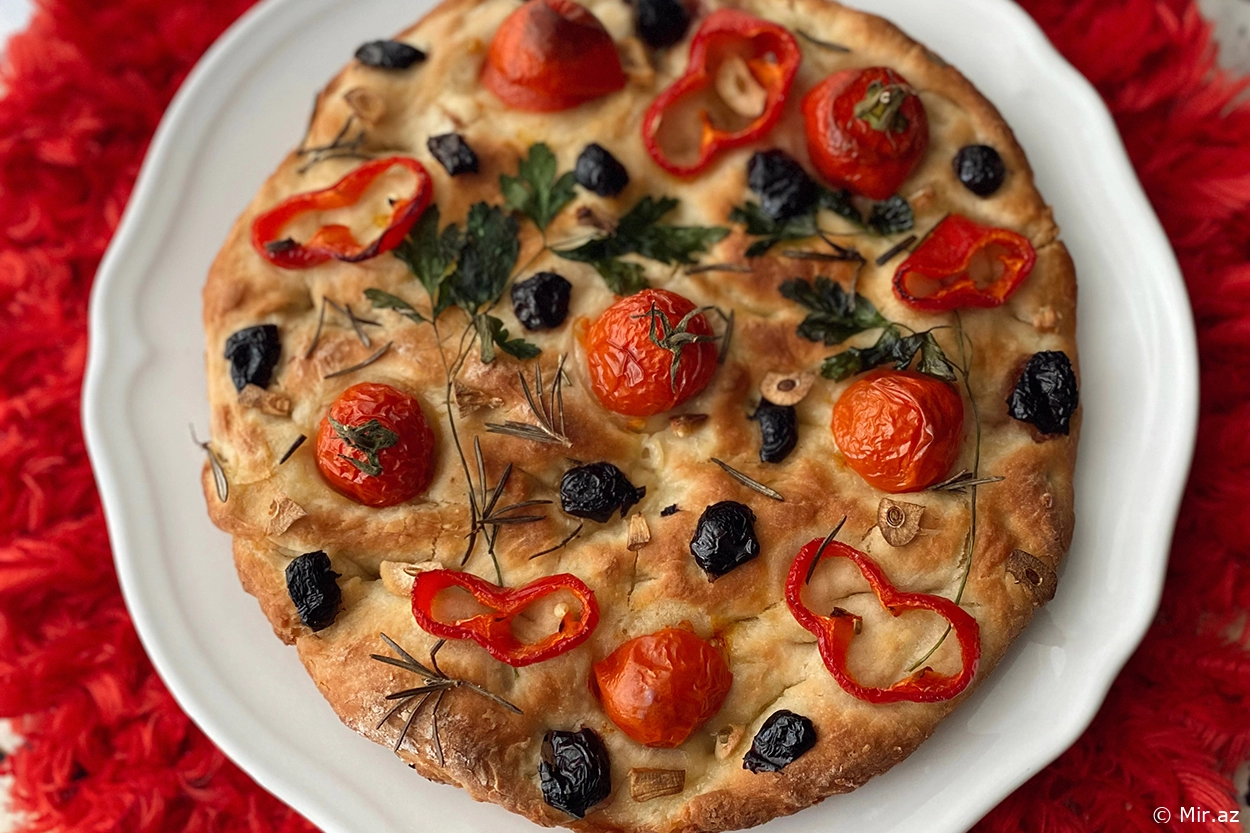 İtaliyadan Gələn Ləzzət: Focaccia Çörək Resepti