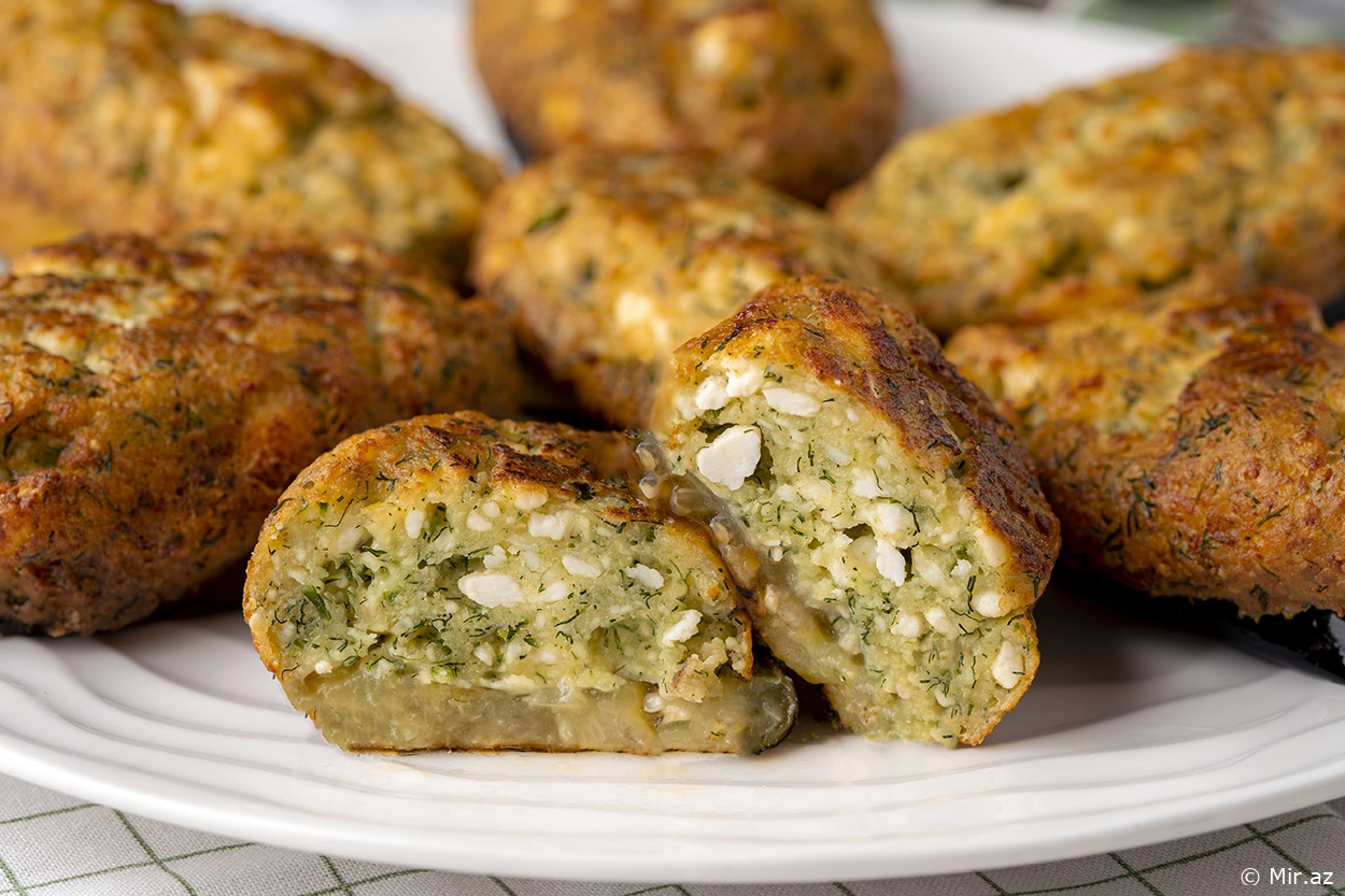 Badımcan Sevməyən Belə Dadına Heyran Qalar:Rum Börəyi Resepti