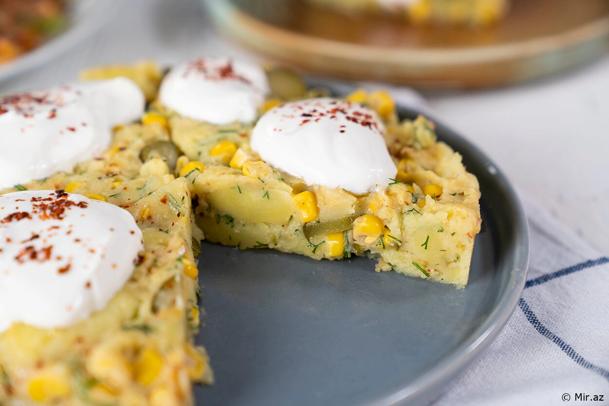 Qonaqları Çağırın: Qatıqlı Kartof Salatı Resepti