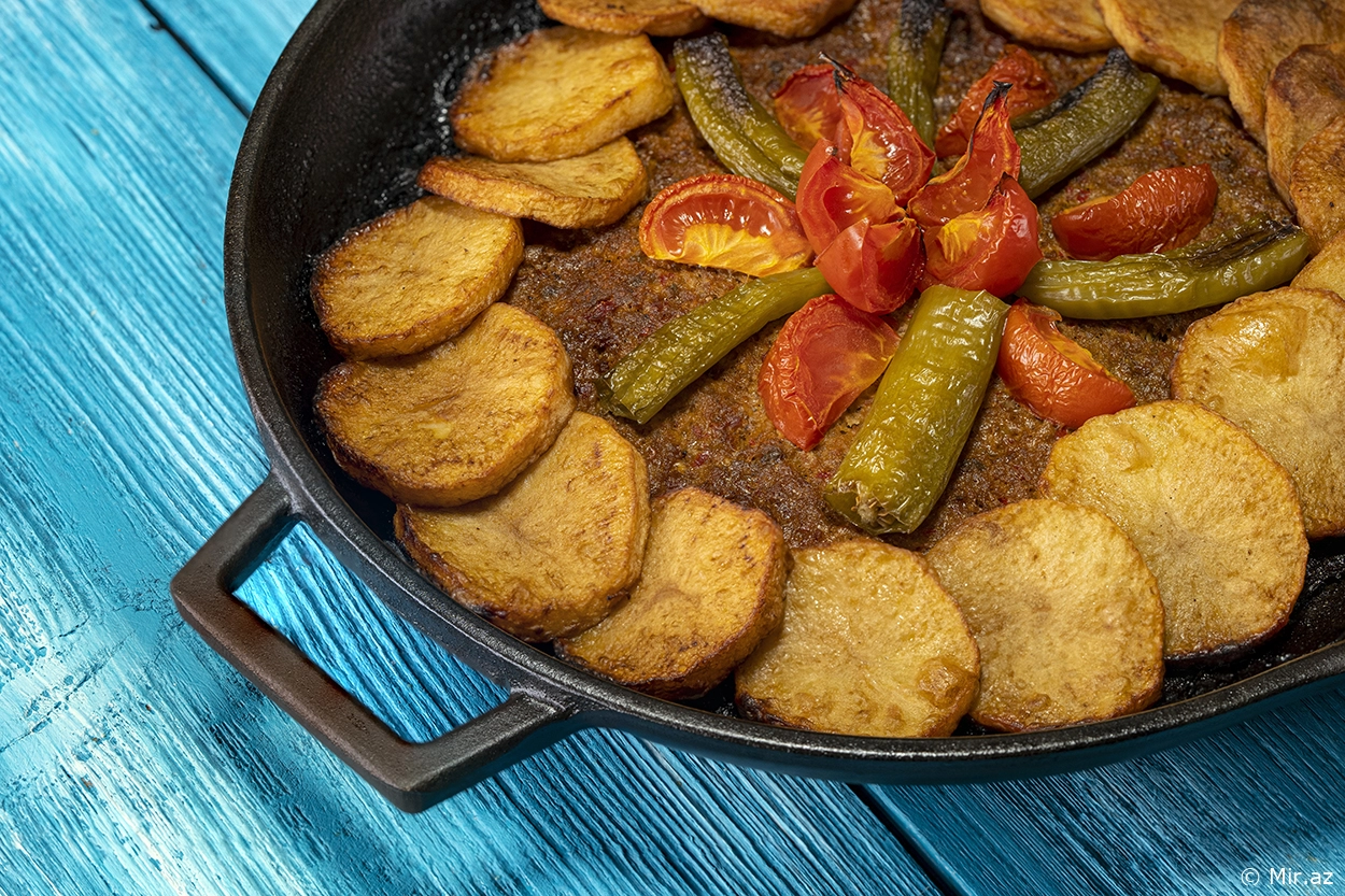 Axşama Ziyafət Var: Kartoflu Qiymə Kababı Resepti