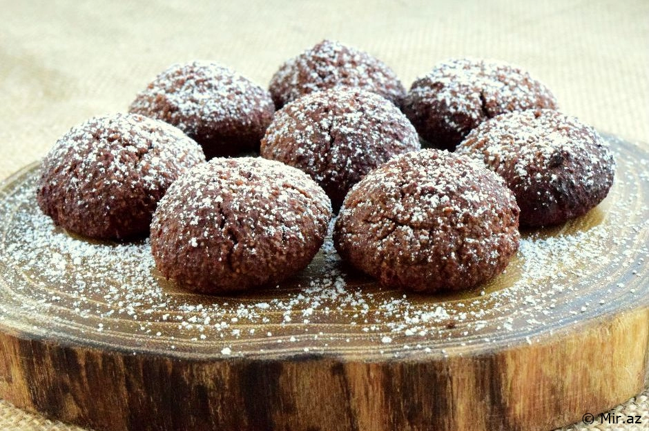 Üstəlik Qlütensiz: Badamlı Lokmalıq Peçenye Resepti