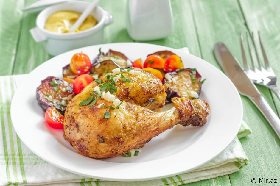 Dadından Doymaq Olmaz: Badımcanlı Toyuq Budu Resepti